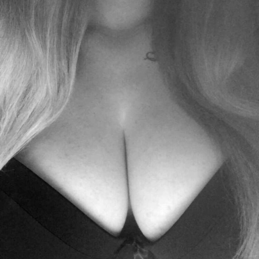 mia_dabrovski