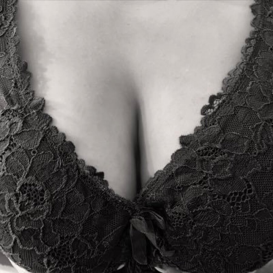 amira_curvy