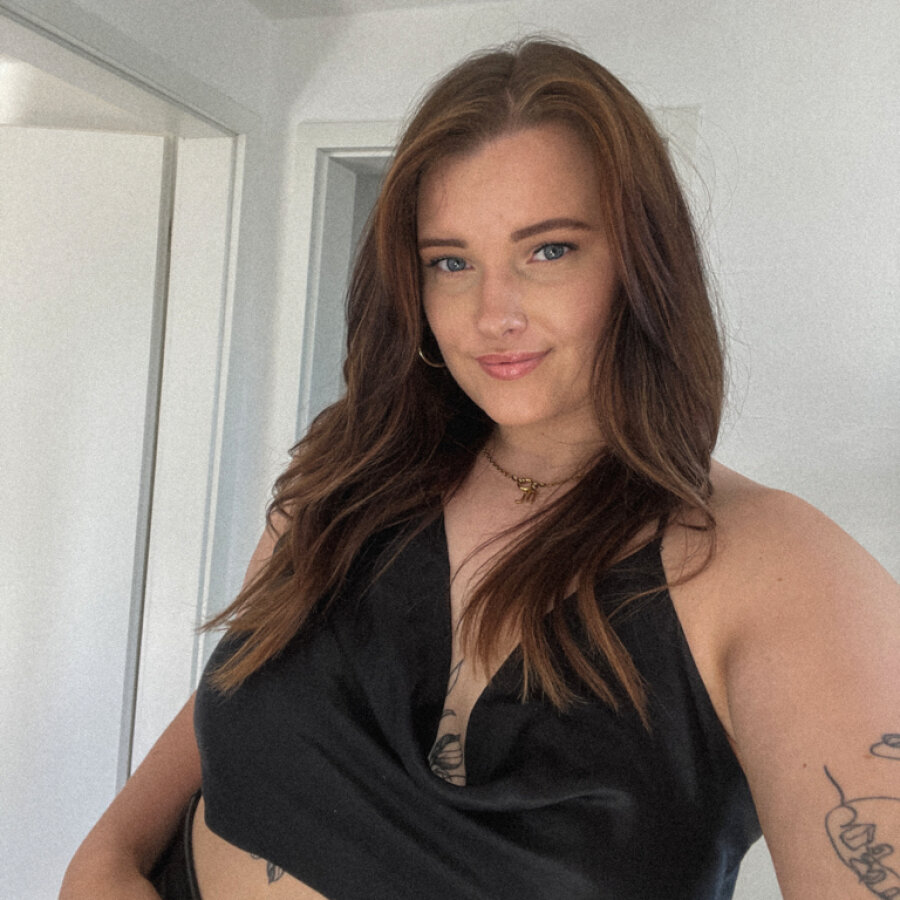 niki.rehh – 4Based Creator