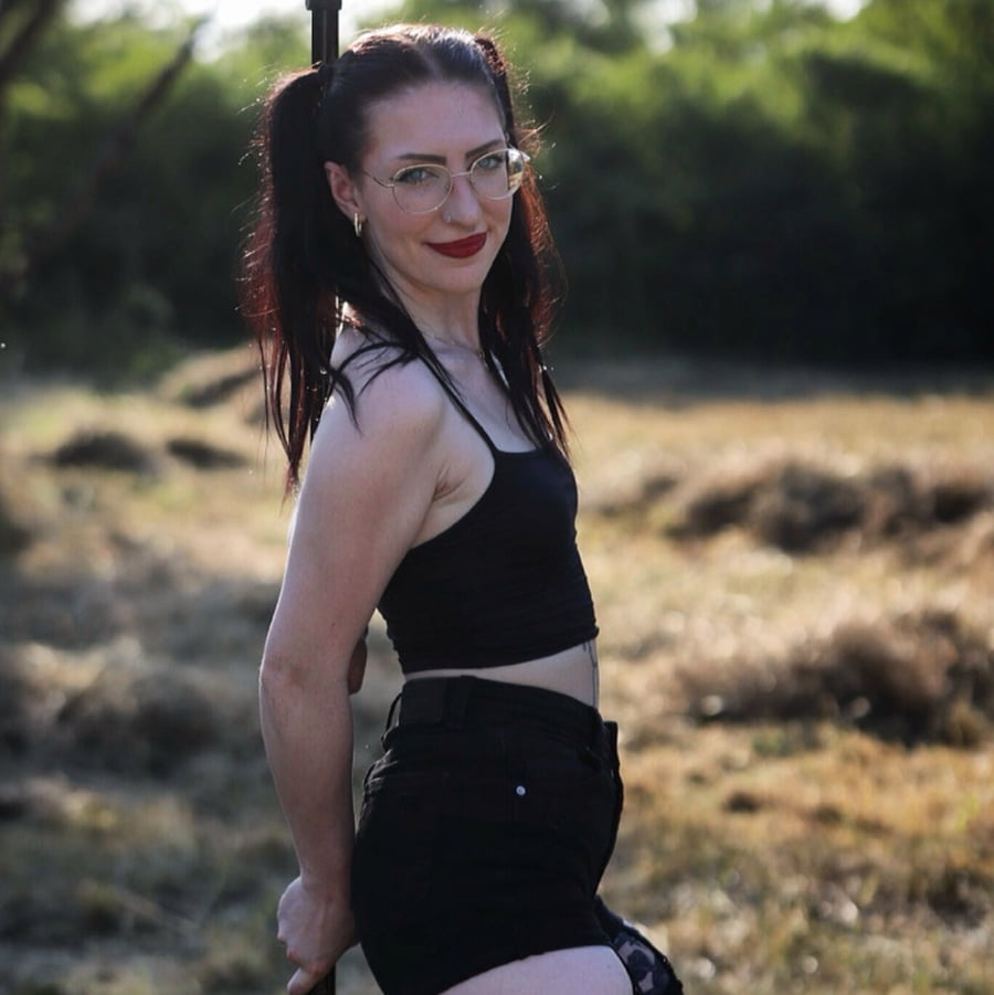 miss_redhead