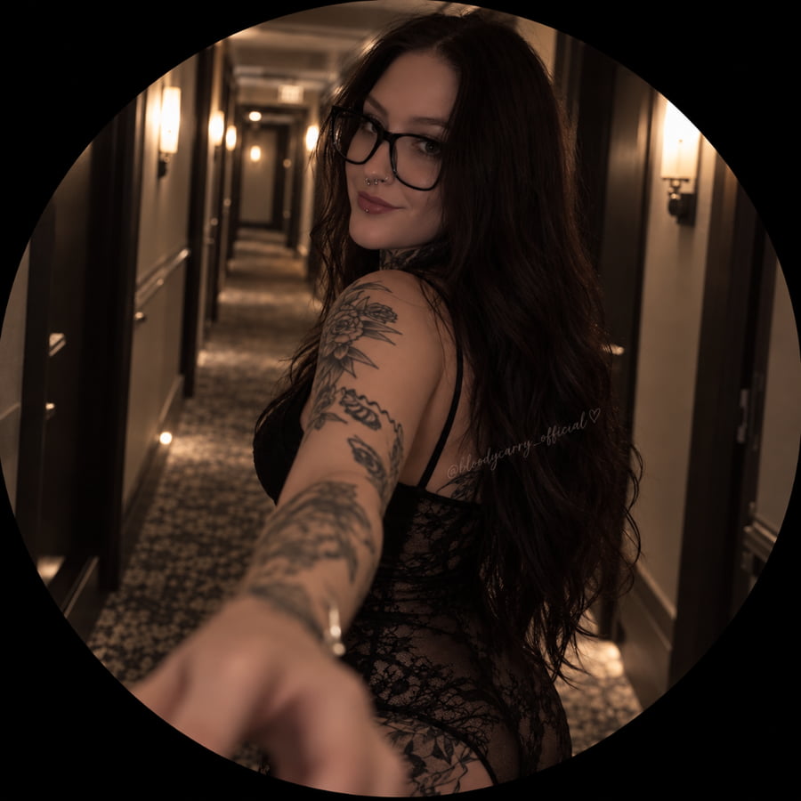 bloodycarry_official – 4Based Creator