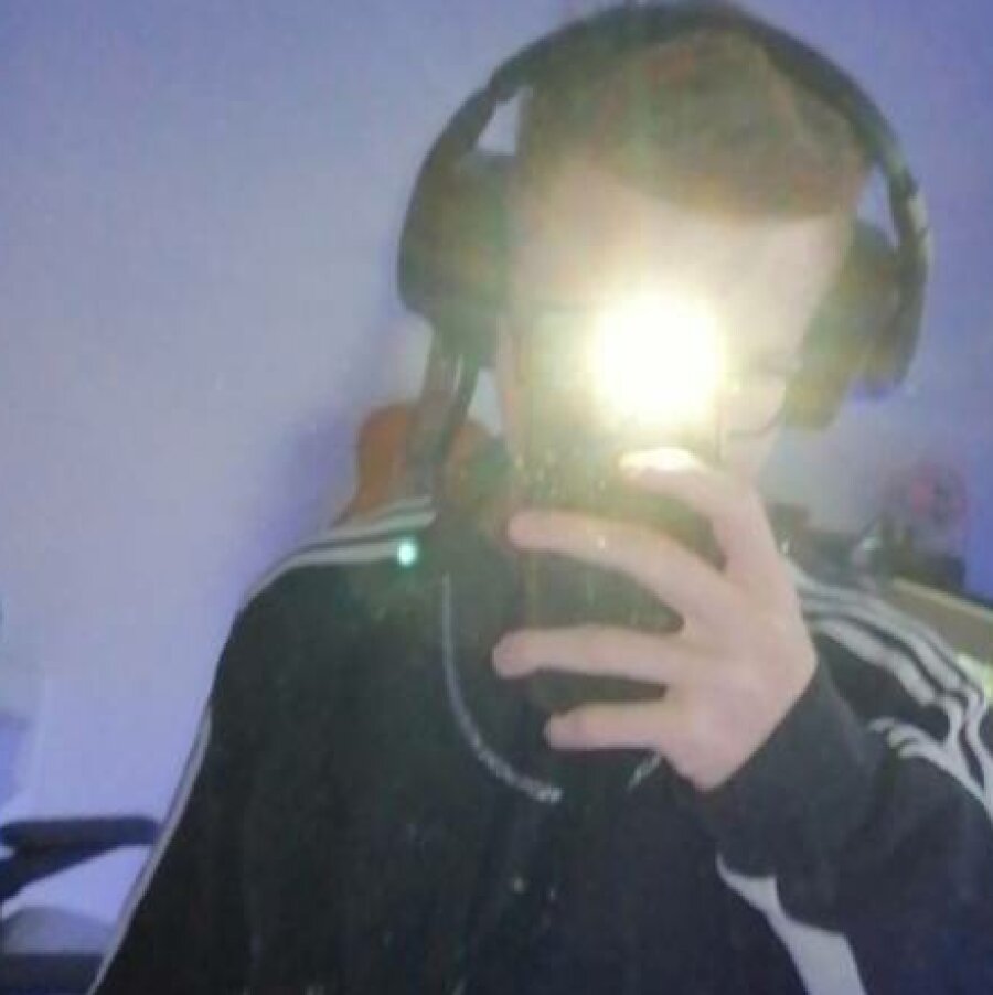 hornyteenboy64