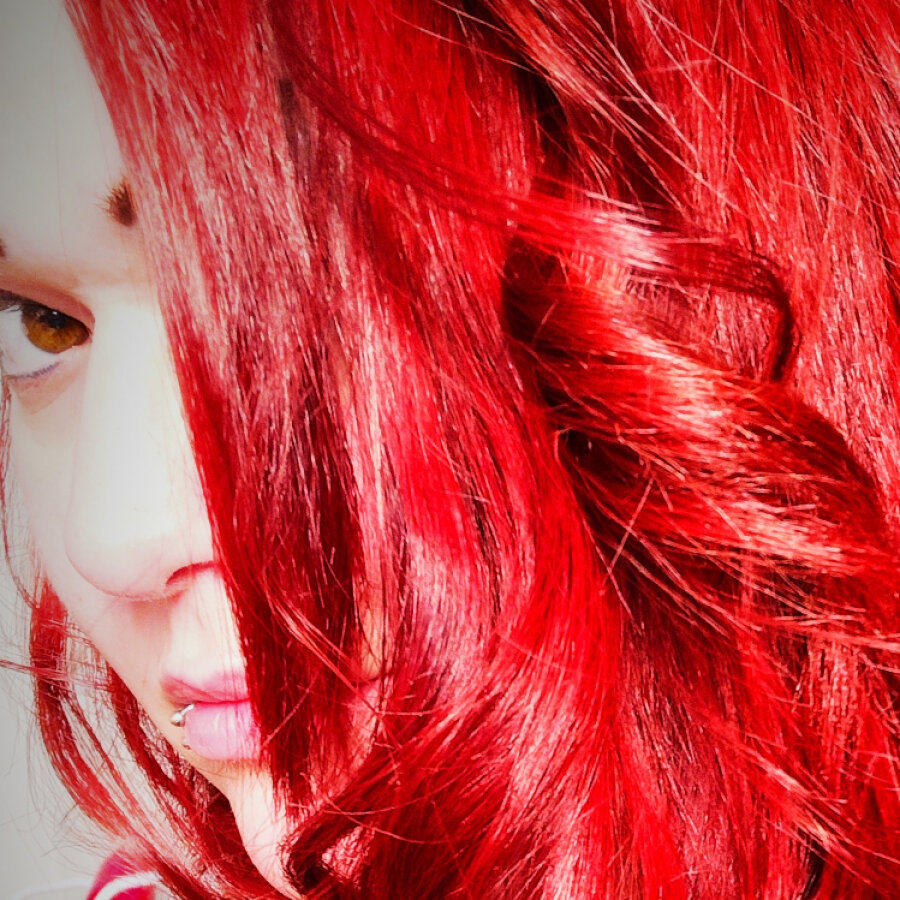 celina_red_curvy – 4Based Creator
