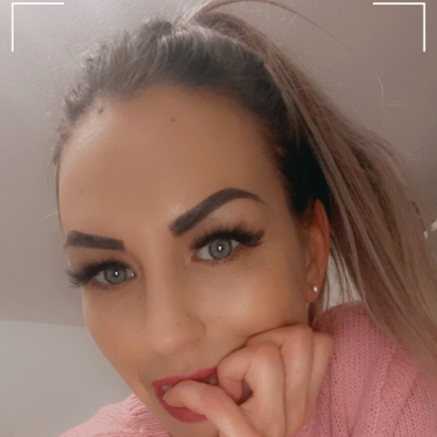 dasfeechenlaura – 4Based Creator