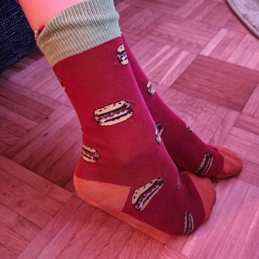 feet_and_more cover