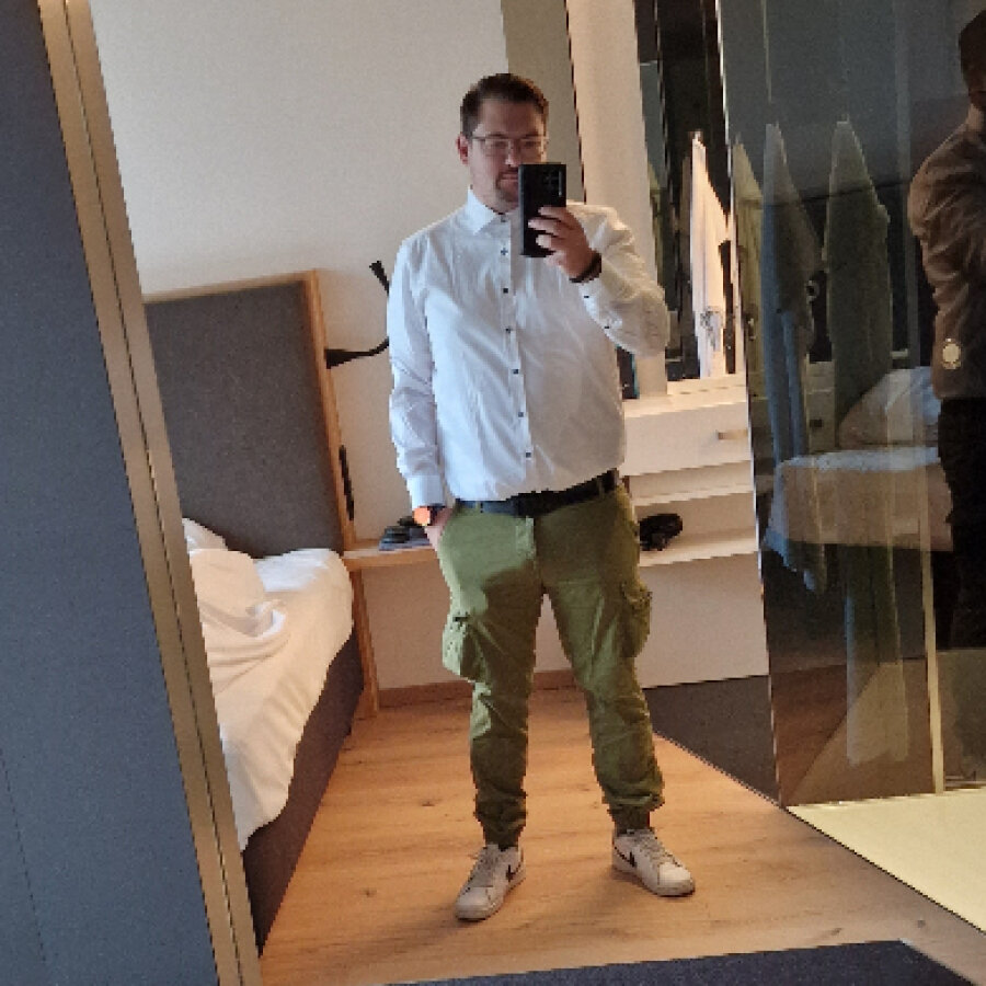 lars906