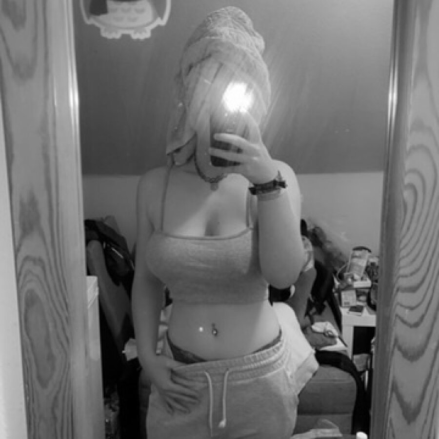 elli_333 – 4Based Creator