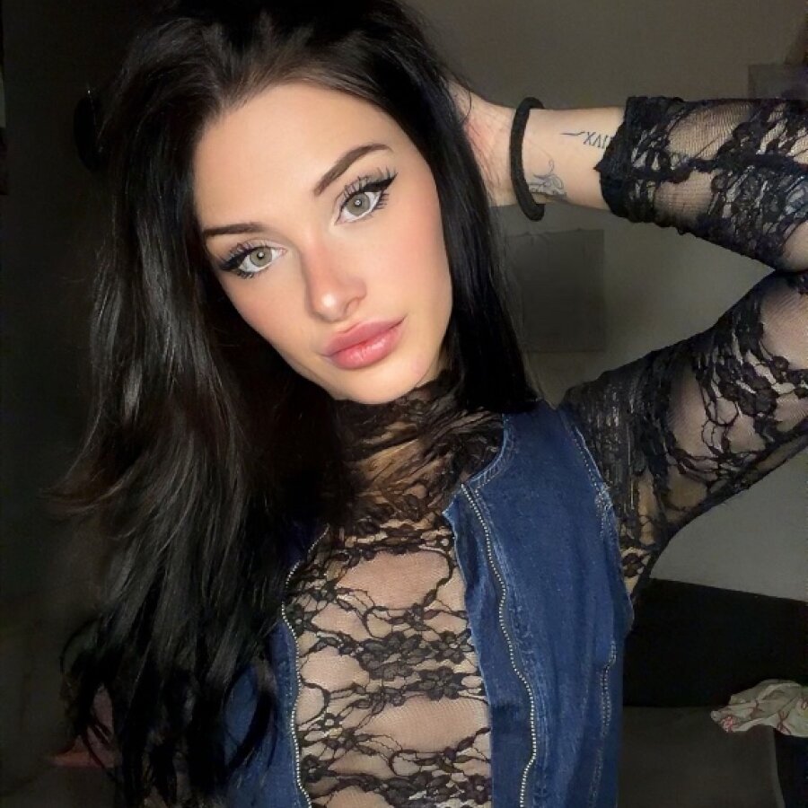 iam.angelina – 4Based Creator