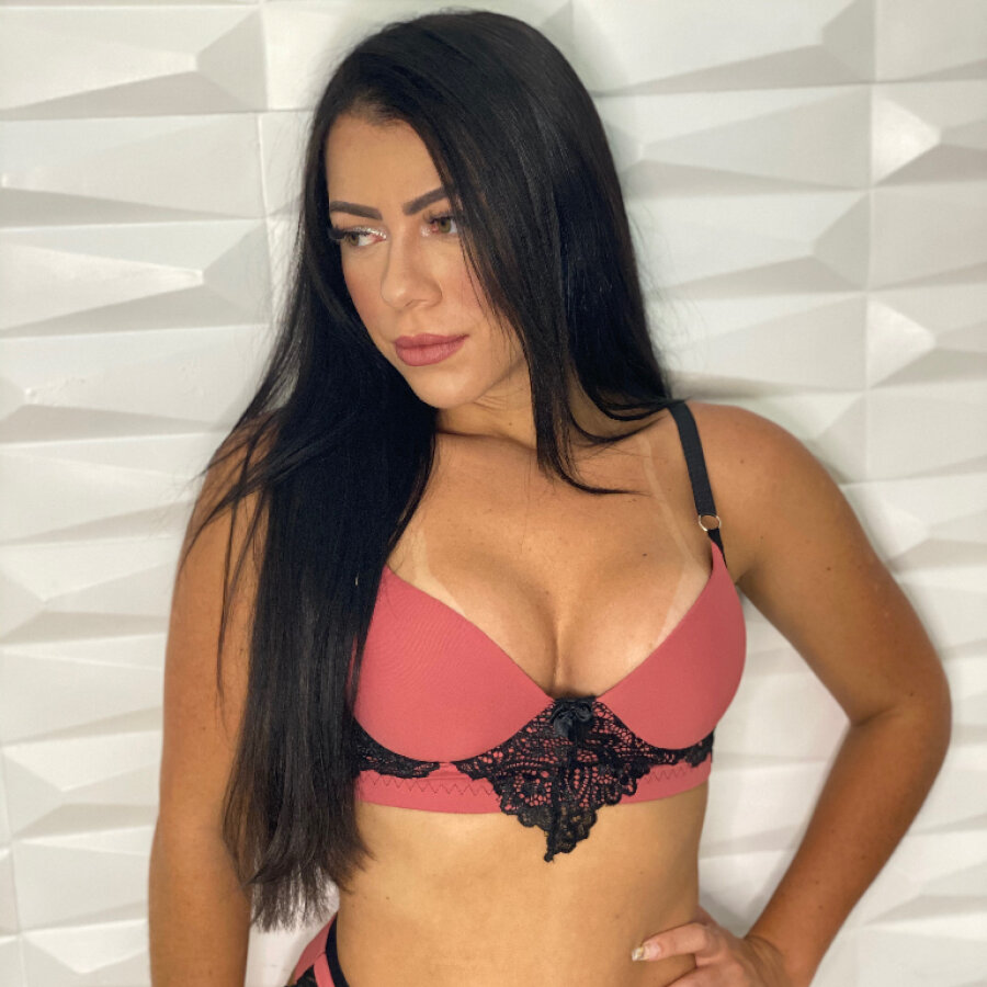 karolainyg cover