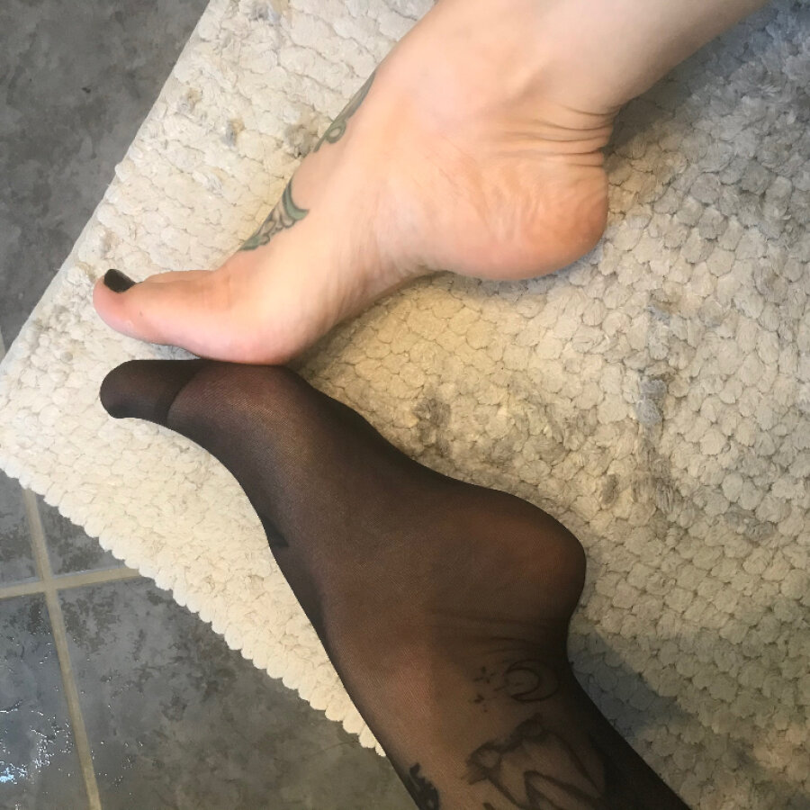 tattooed-feet cover