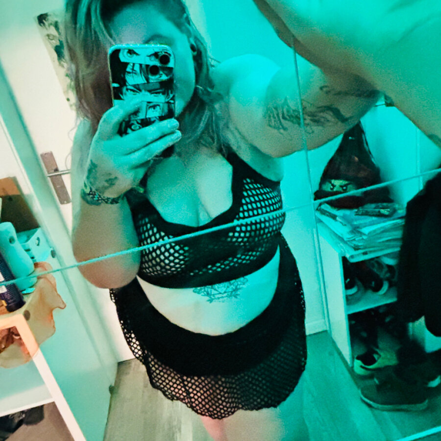 curvy-niaxx