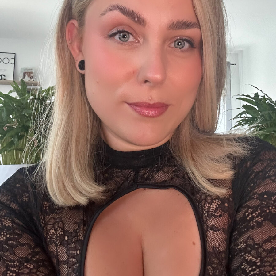 hotwife_kle – 4Based Creator