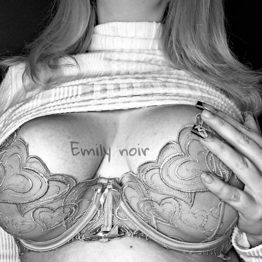 emilyoir – 4Based Creator
