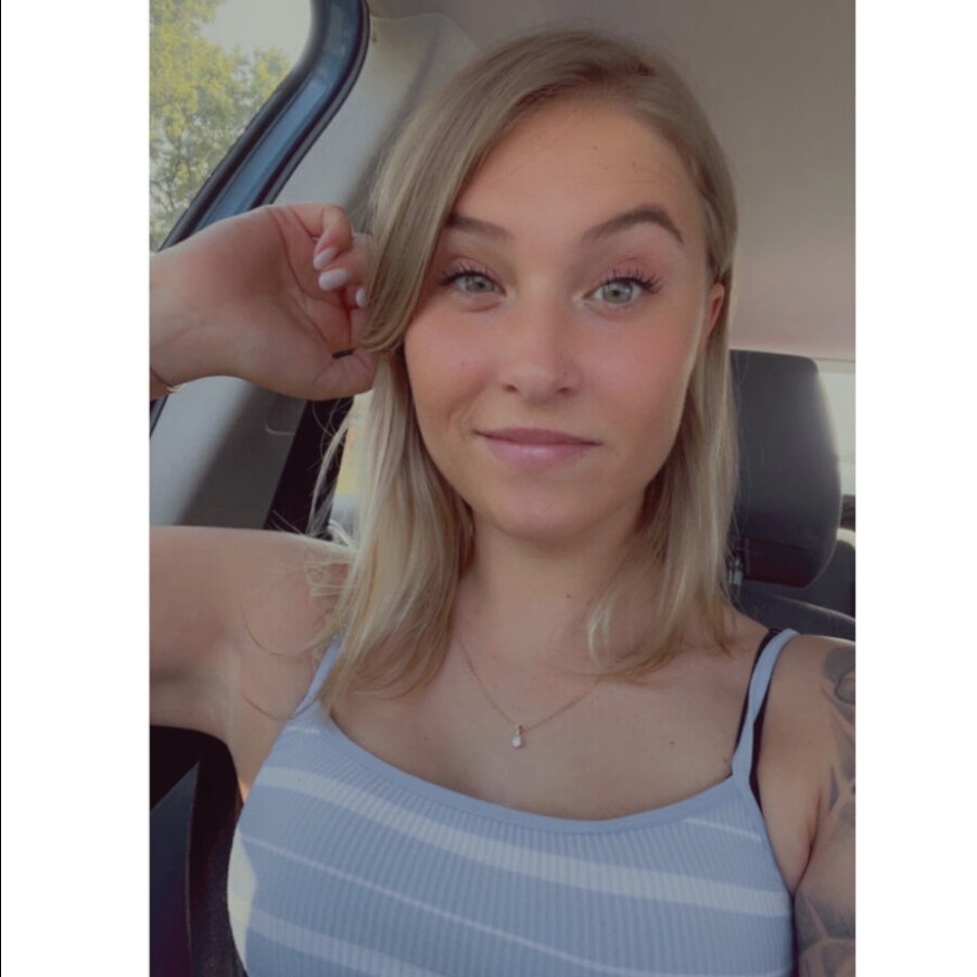 blondgirlllgoddess cover