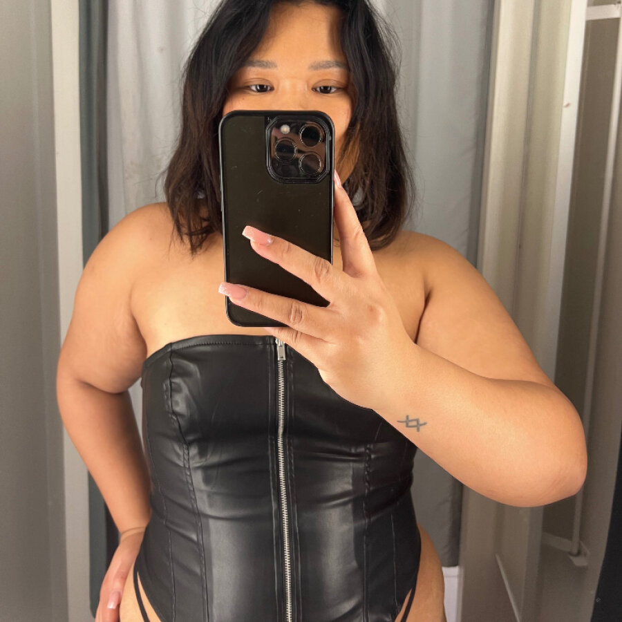 curvy_asianbabe