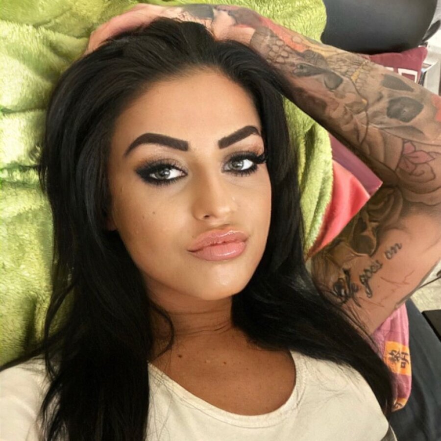 missfernandezcruz – 4Based Creator