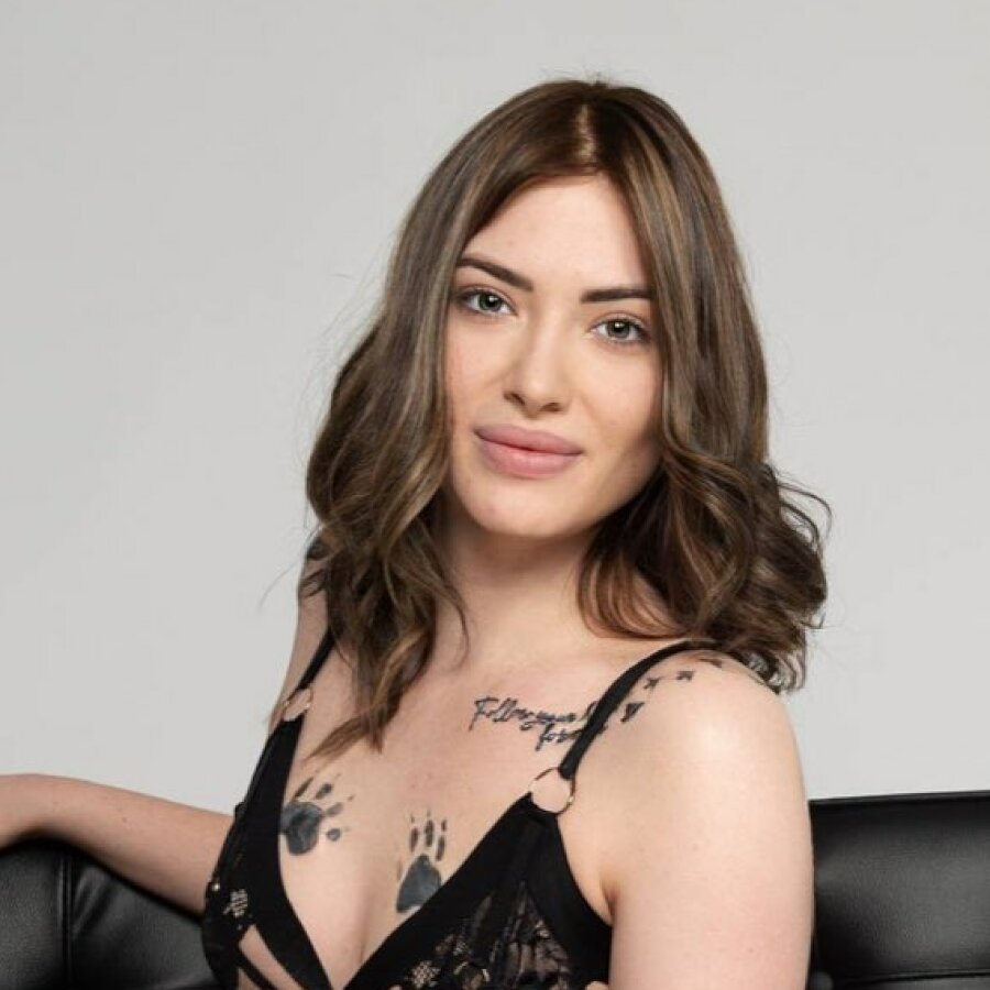 emmalovesya – 4Based Creator