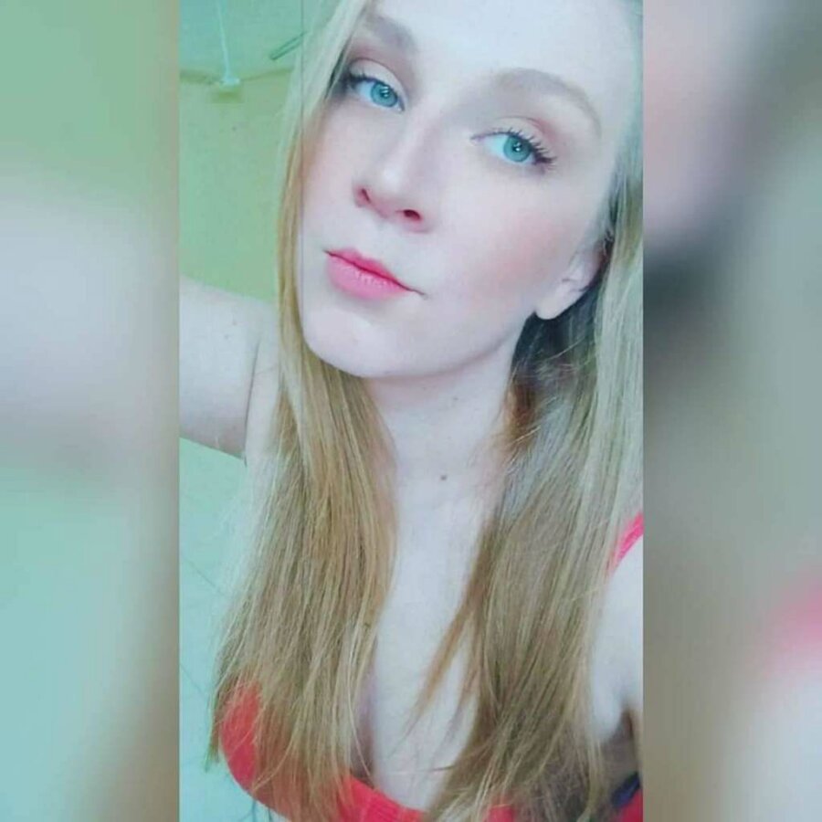 laura_lacht – 4Based Creator