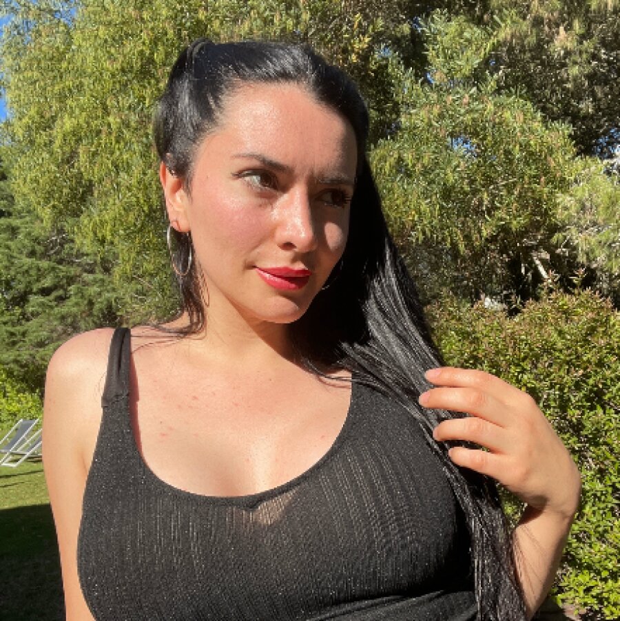 latina.sofia – 4Based Creator