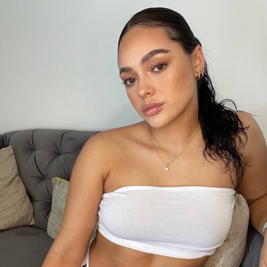 zoey_petite cover