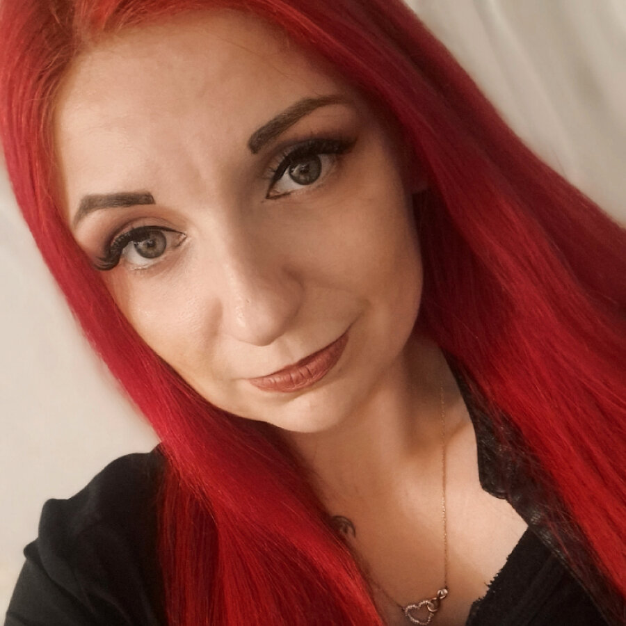 red_shy_devil_girl