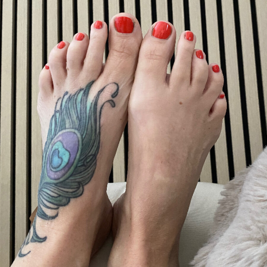 mademoisellesexyfeet cover