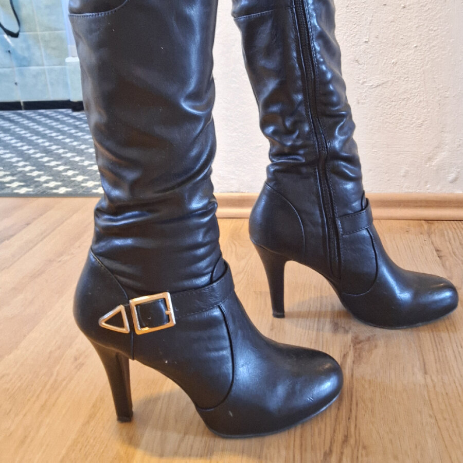 feet_giny