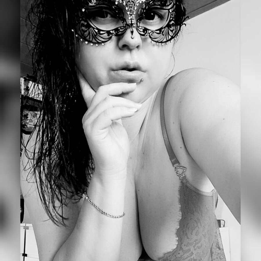 curvy-jasmin – 4Based Creator