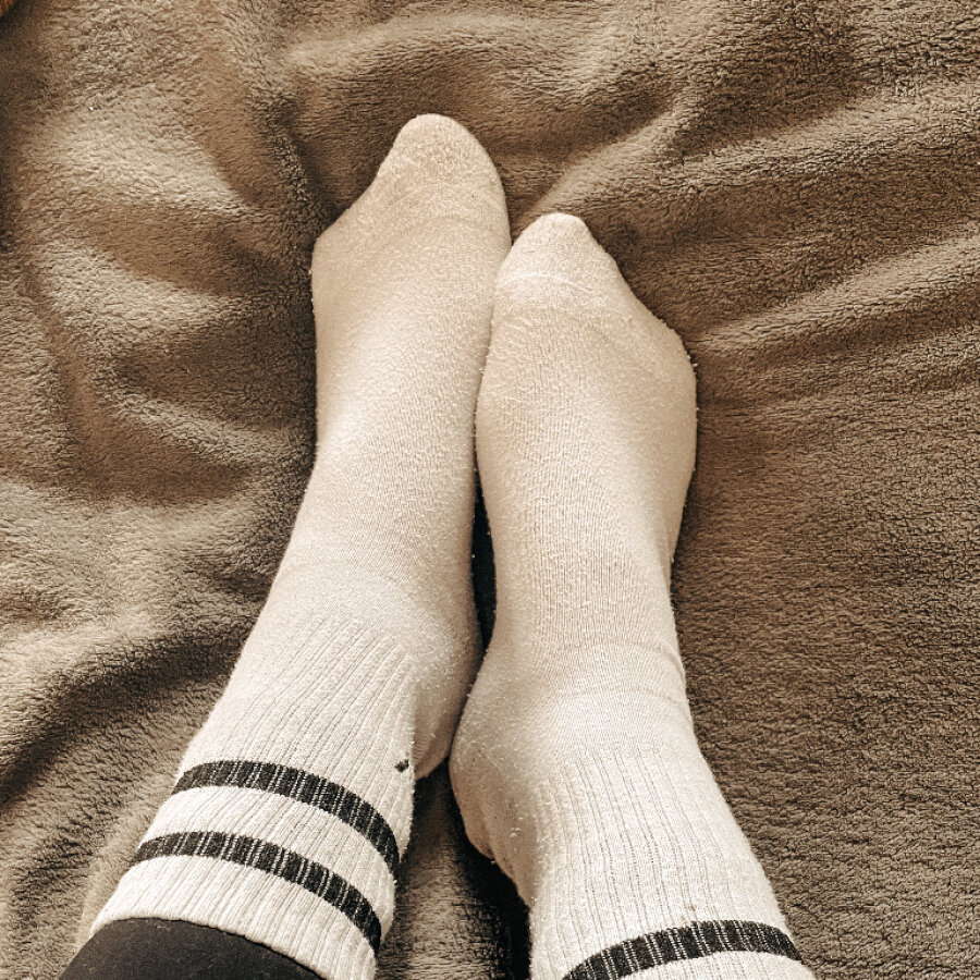 charlotte-love-feet cover
