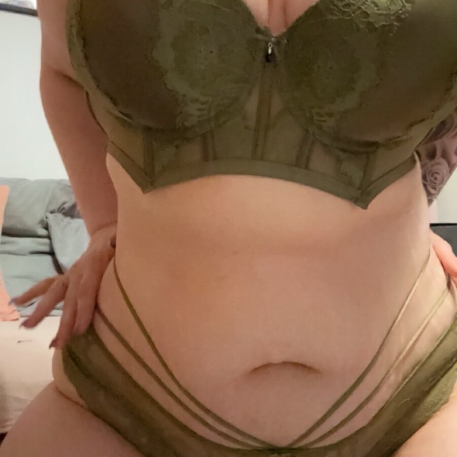 curvygril cover