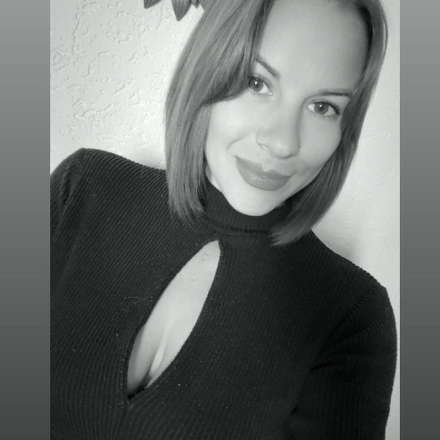 hot-mom.811 – 4Based Creator