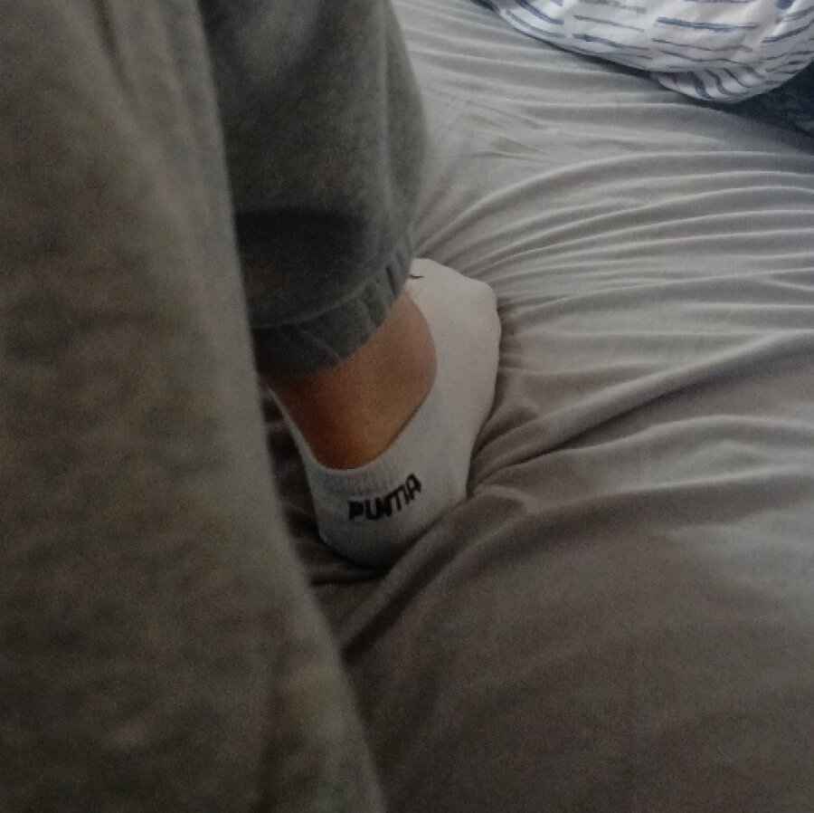white_ankle