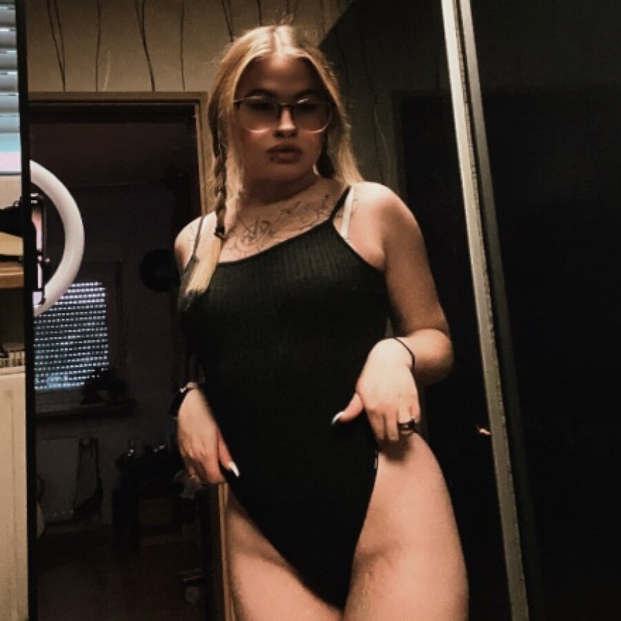 piercing-girl cover