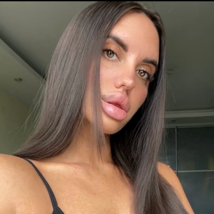 anastasiroz cover