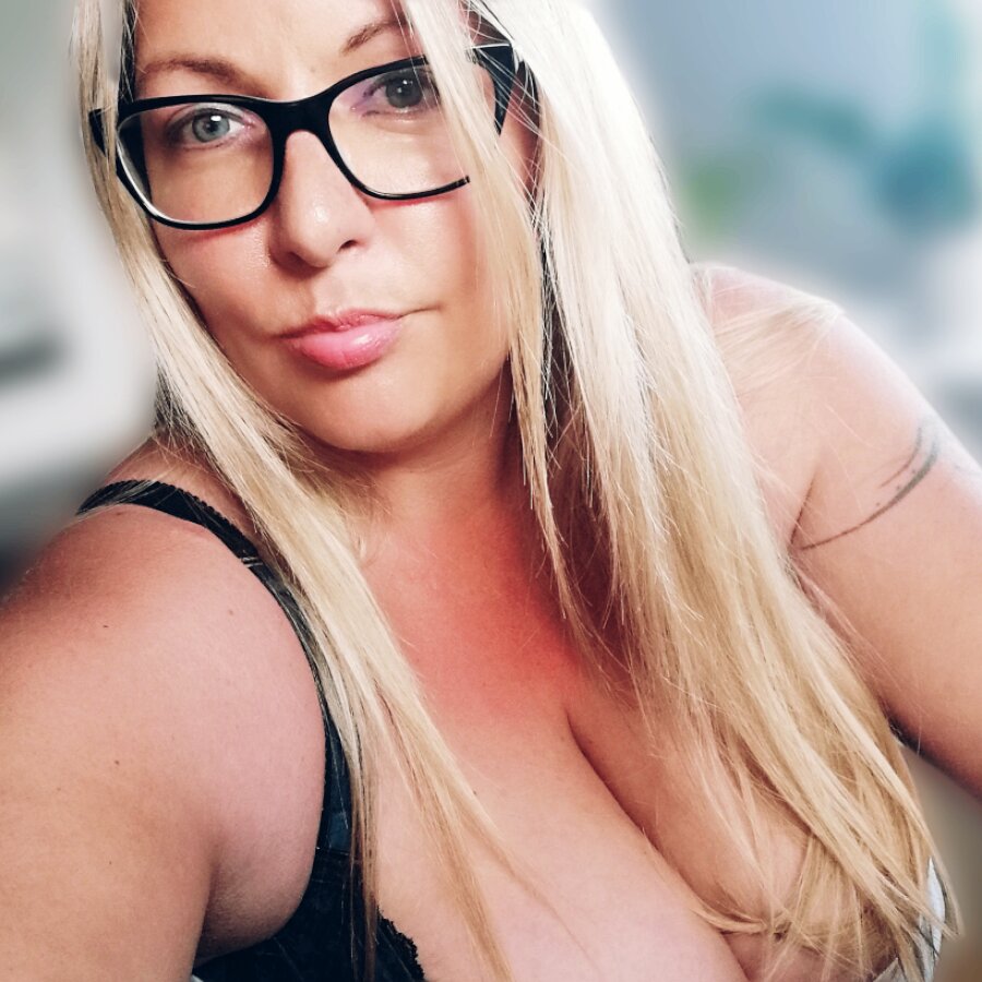 mara-boobs cover