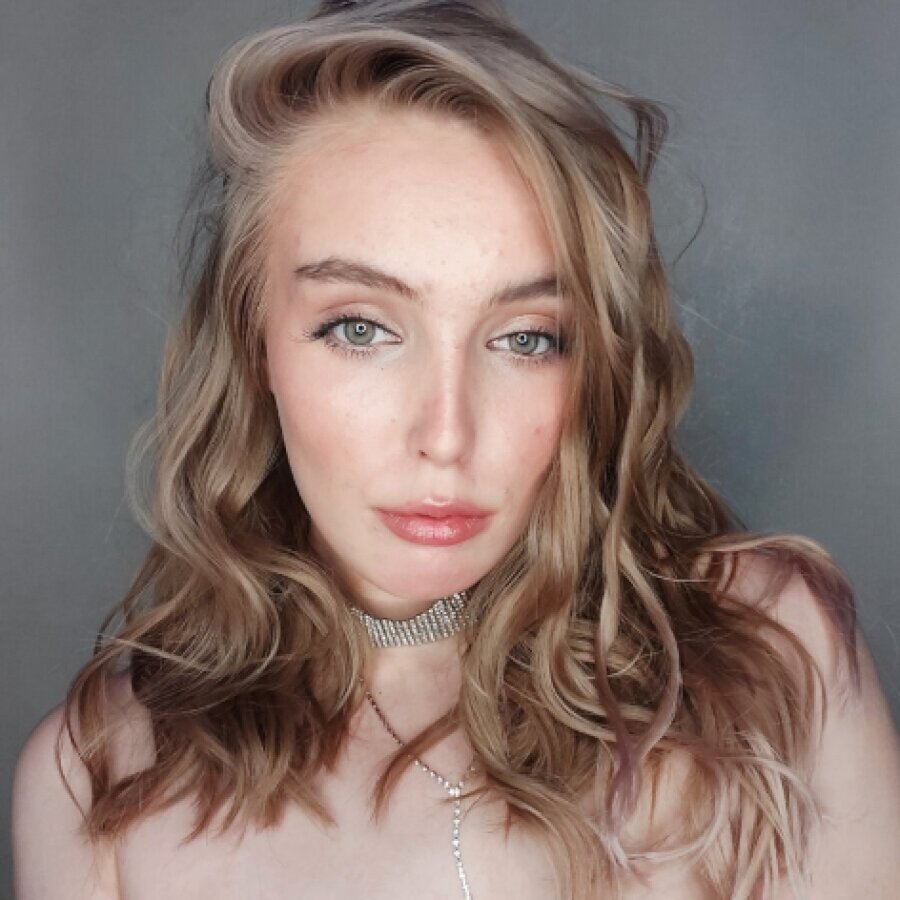 golden.mia – 4Based Creator