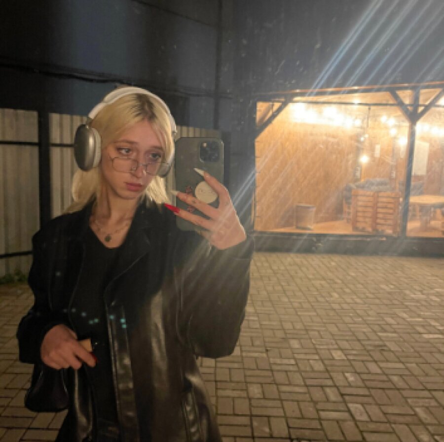 deinegeliebte – 4Based Creator