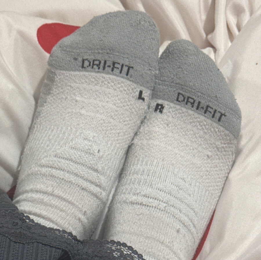 laurasocksandfeet cover