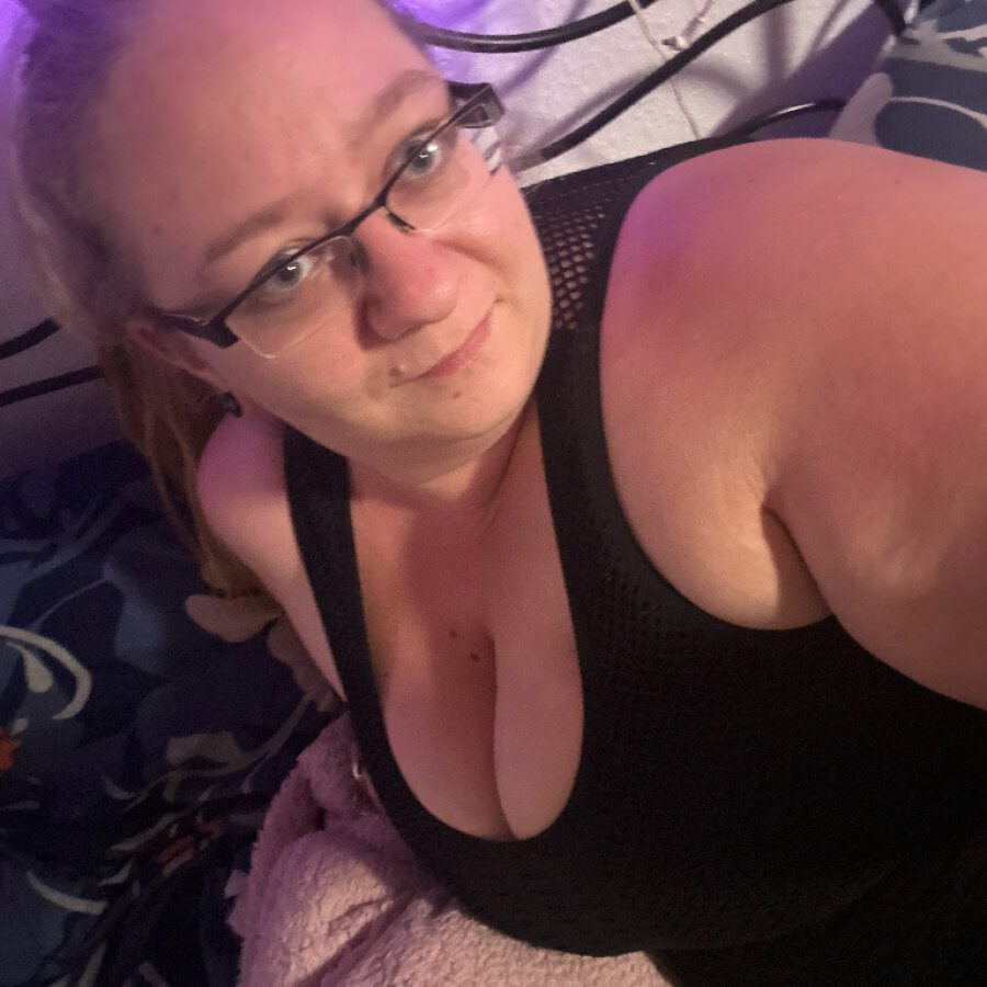 curvy_bi_wife