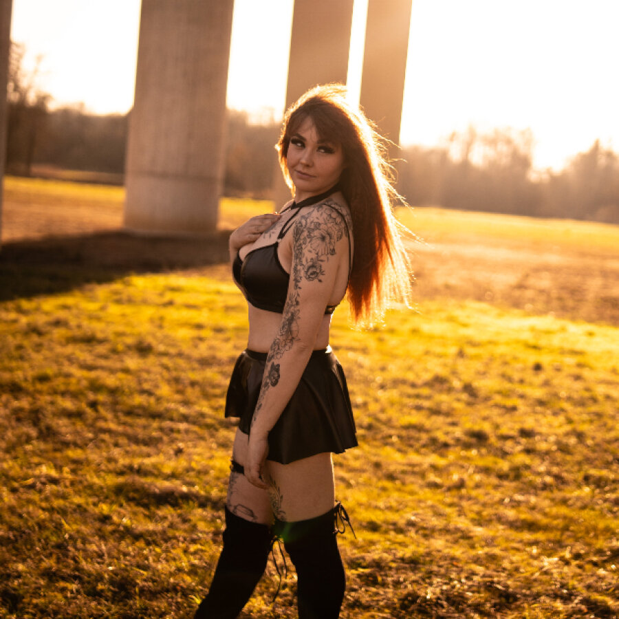 f30.janine – 4Based Creator