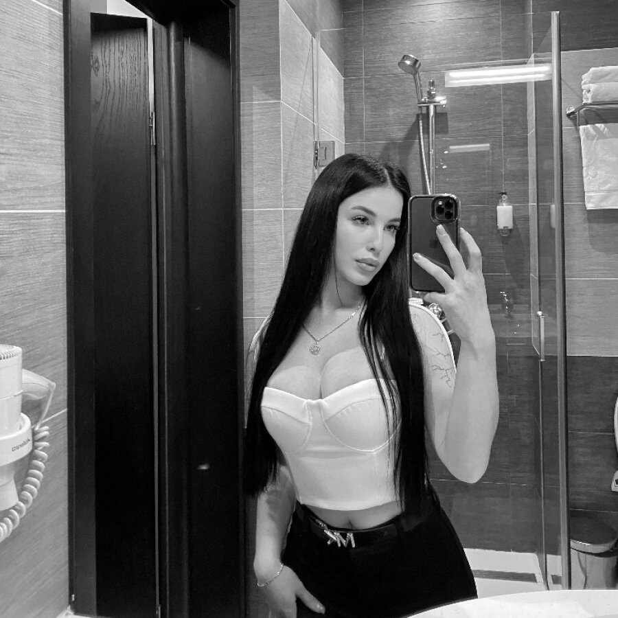 karyna – Profilbild