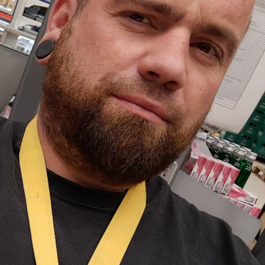 dustin35 – 4Based Creator
