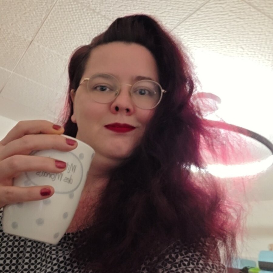 curvysilly06 cover