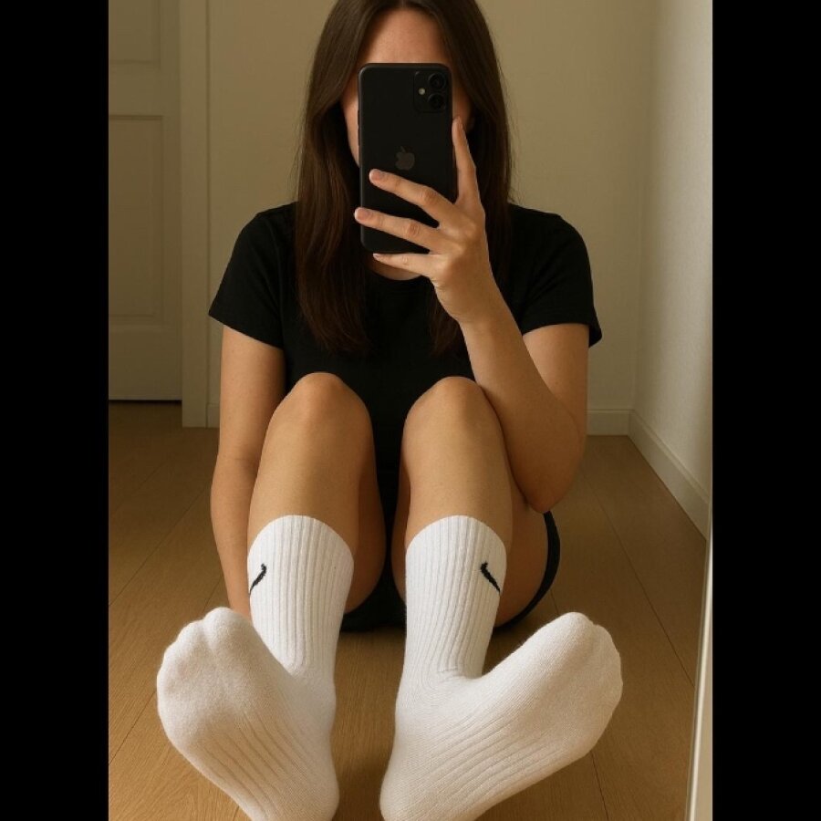 amelielovesocken – 4Based Creator
