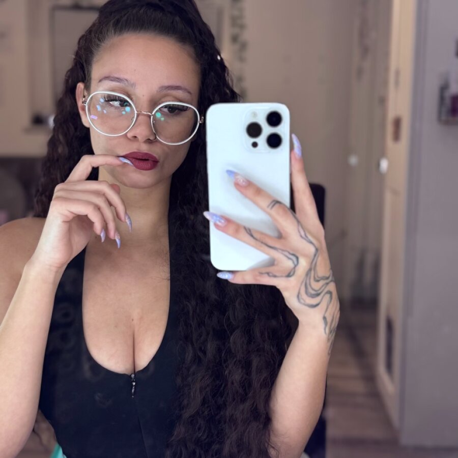 hollyraymond