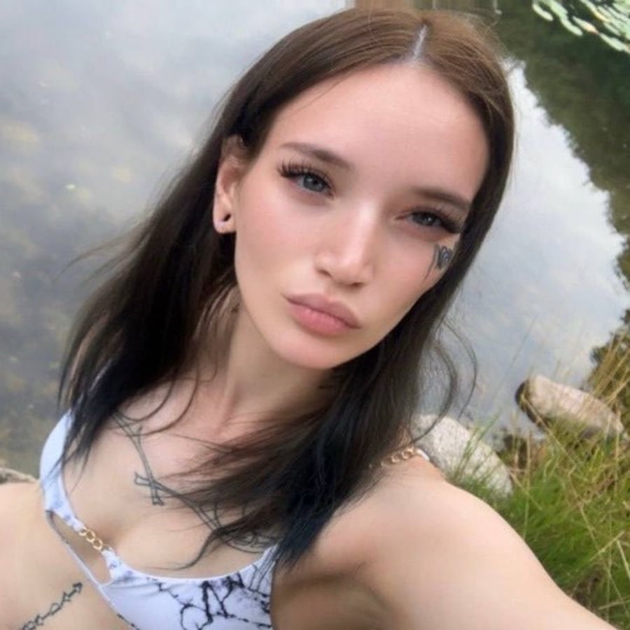 nika_schwarz – 4Based Creator