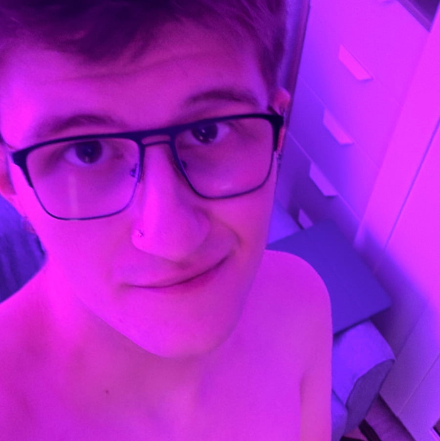 gay.j – 4Based Creator